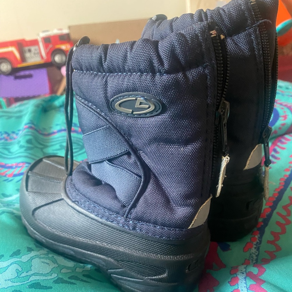 Toddler Boots. Had zipper and extender.